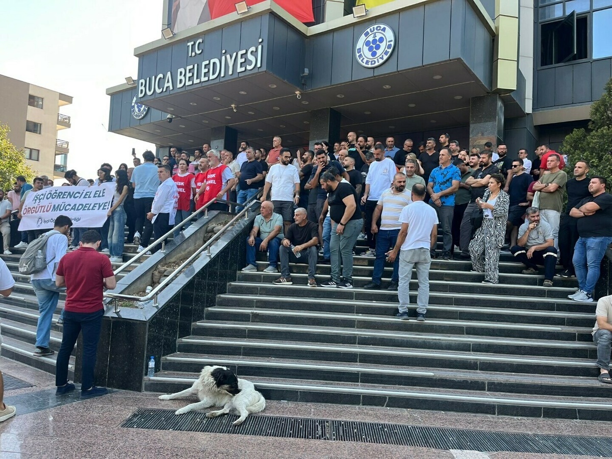 Buca Belediyesi'nde İşçiler Eyleme Devam Ediyor