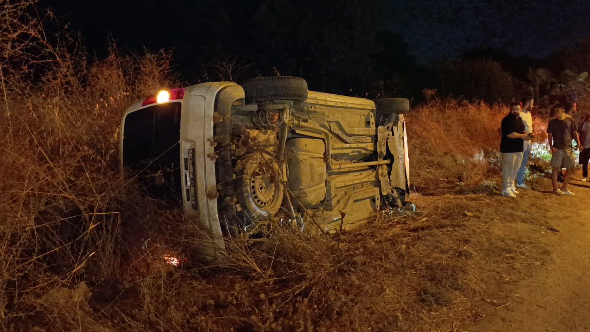İnegöl'de Trafik Kazası: Hafif Ticari Araç Takla Attı