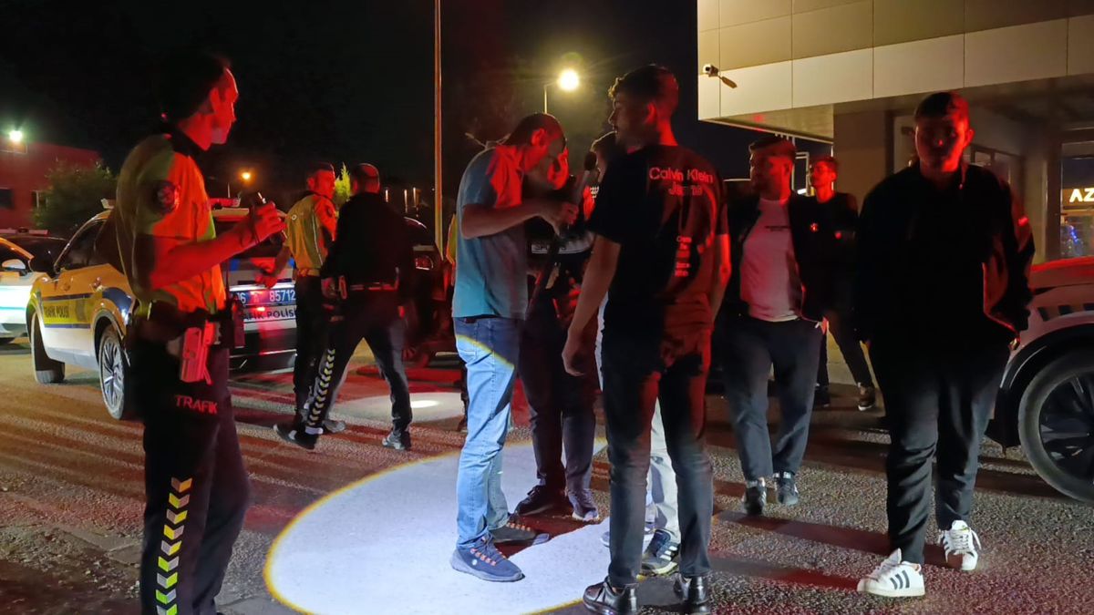 Polis Kavga İhbarına Giderken Oyuncak Tüfek Buldu