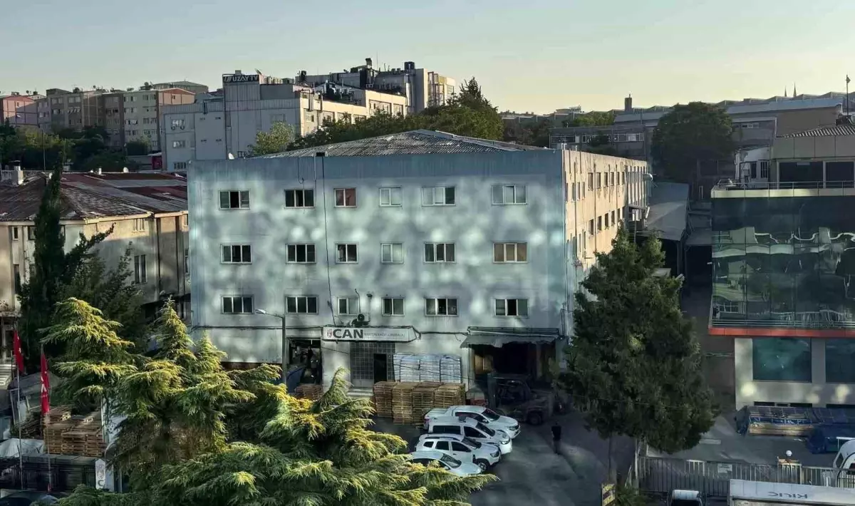 Can Holding'e Operasyon: 8 Gözaltı