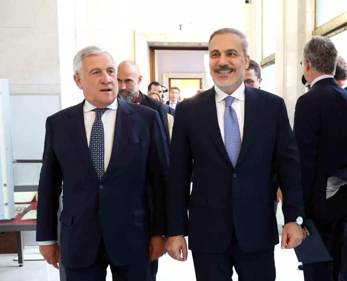 Hakan Fidan İtalya'da Antonio Tajani ile Görüştü