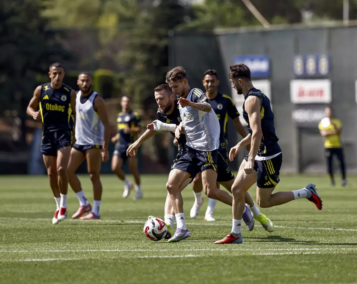 Fenerbahçe Trabzonspor Maçına Hazırlanıyor