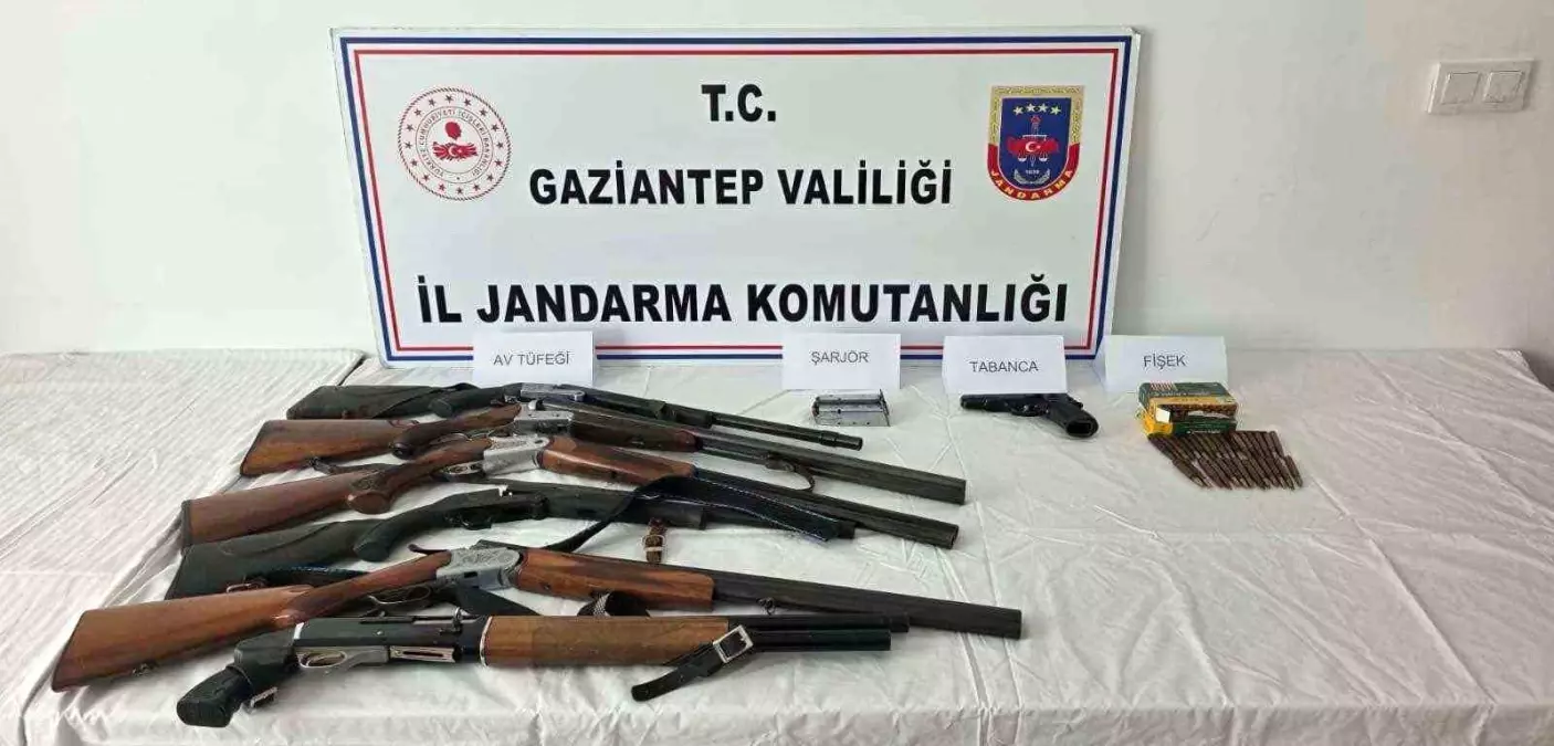 Gaziantep'te Jandarma Operasyonlarında 20 Kaçak Silah Ele Geçirildi
