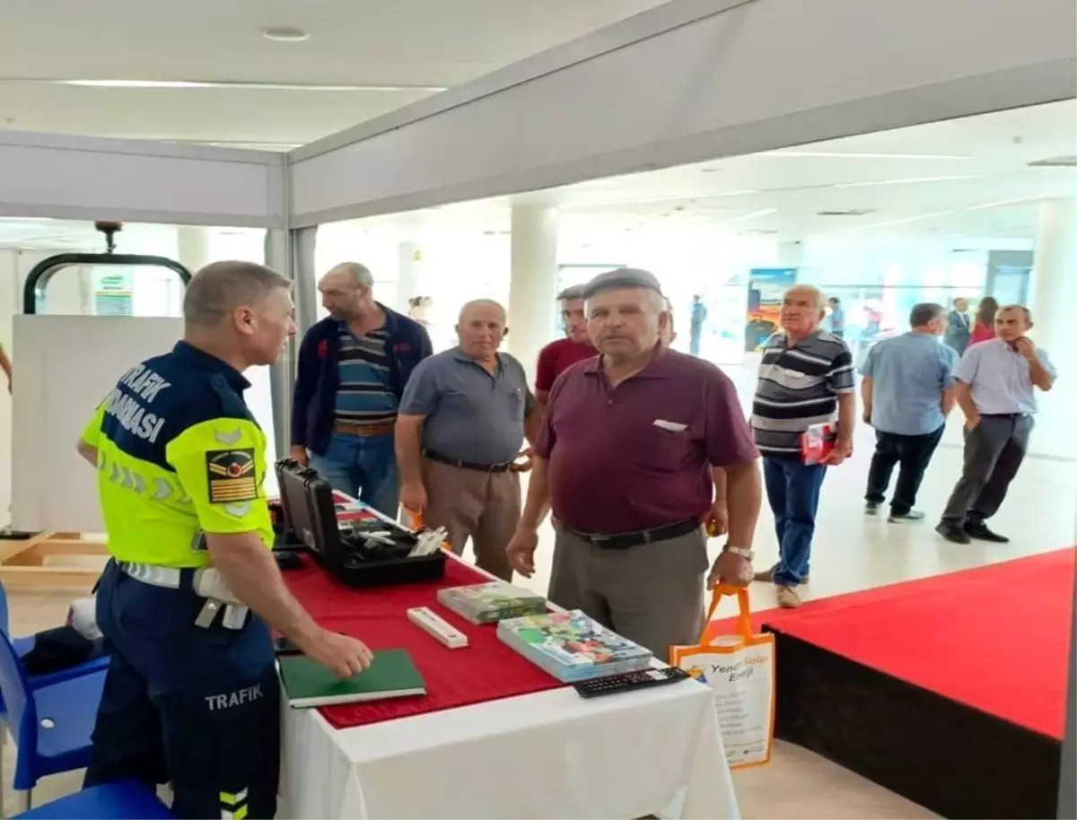 Eskişehir'deki Jandarma Standında 1120 Vatandaşa Bilgilendirme