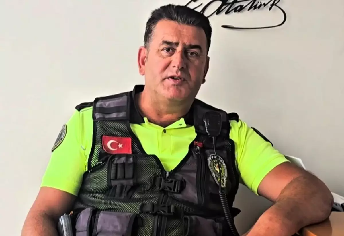 Bursa'da Polis Memuru, Battıktan Sonra 3 Kişiyi Kurtardı
