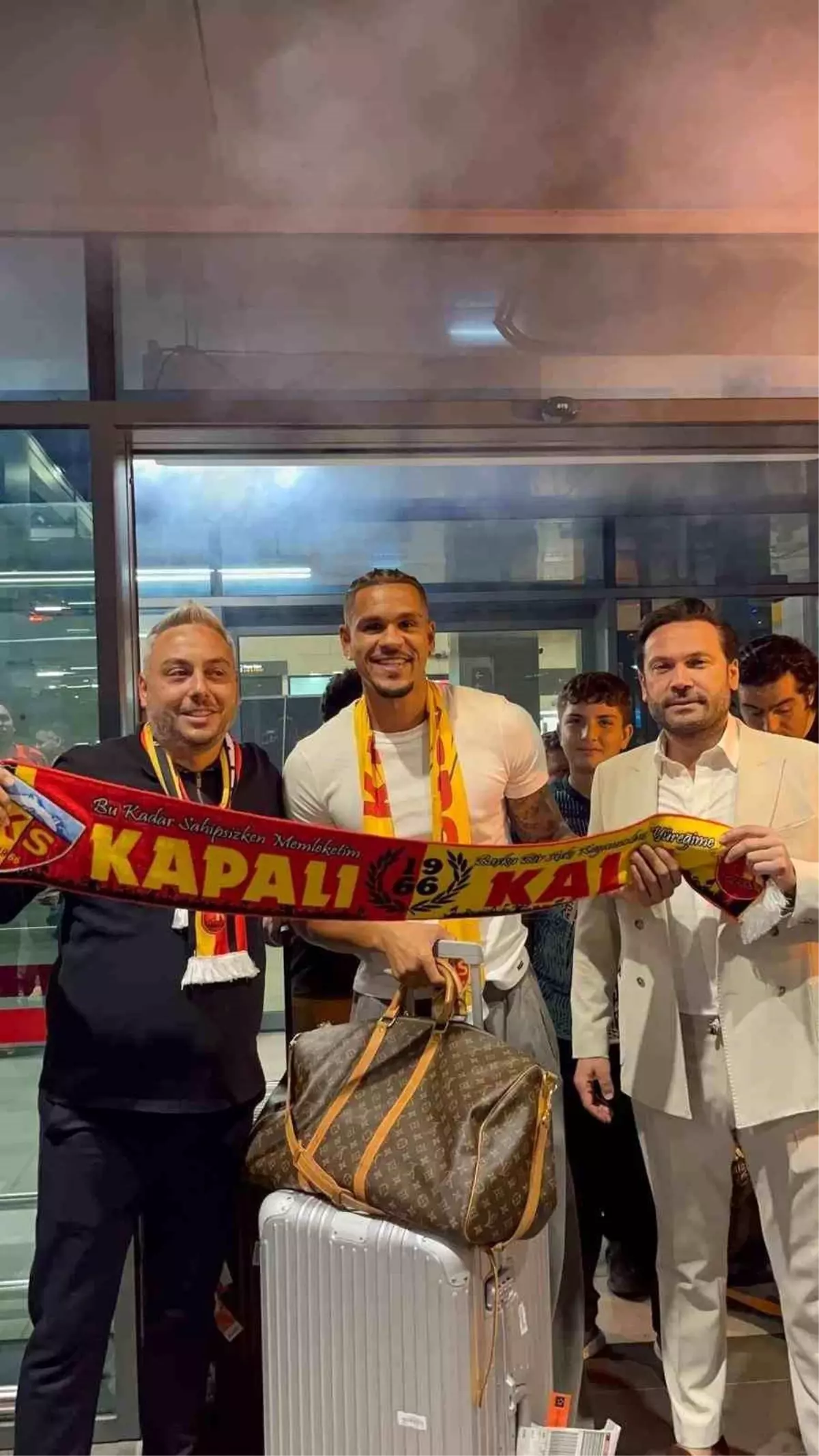 Kayserispor'un Yeni Golcüsü German Onugkha Kayseri'ye Geldi