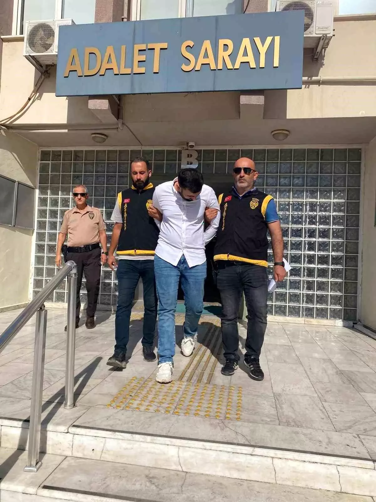 MİT Görevlisi Taklidiyle Dolandırıcılık Yapan Şüpheli Yakalandı
