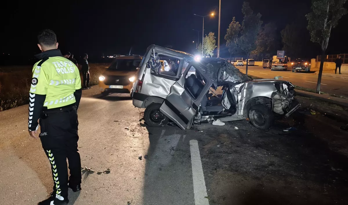 Erzurum'da Otomobil Kazası: 1 Ölü, 2 Yaralı