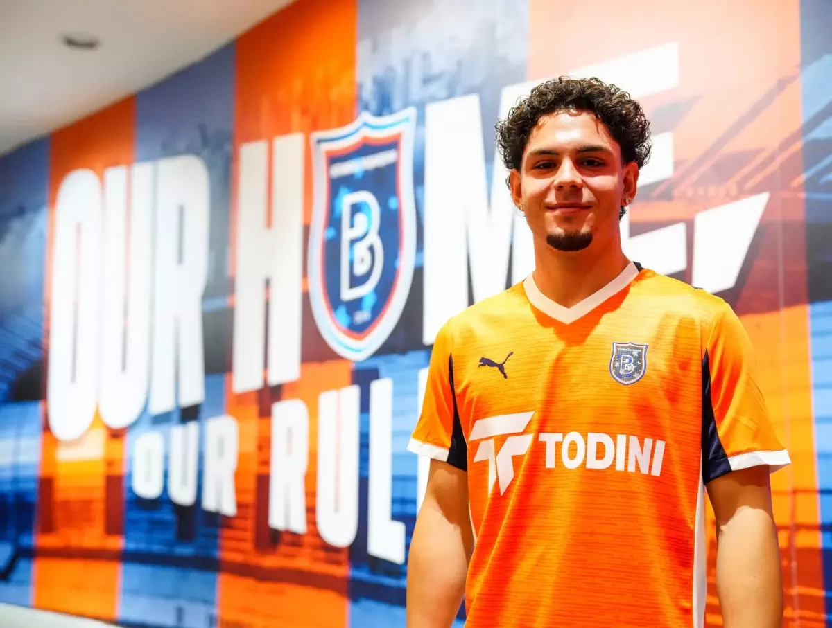 Başakşehir FK, Tuğra Turhan ile 3 Yıllık Anlaşma Sağladı