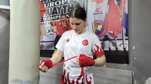 yoldan gecerken denk geldigi spor salonu hayatini 19038496 432 m