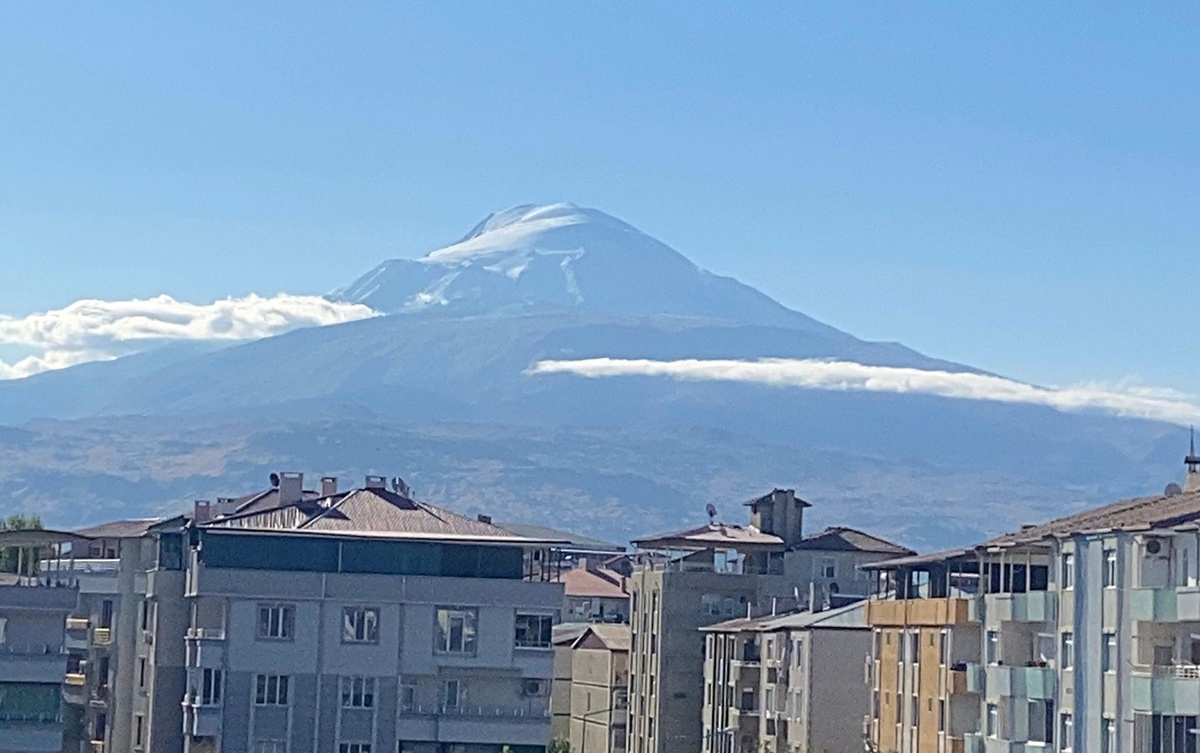 Ağrı Dağı'nın Zirvesine İlk Kar Yağdı