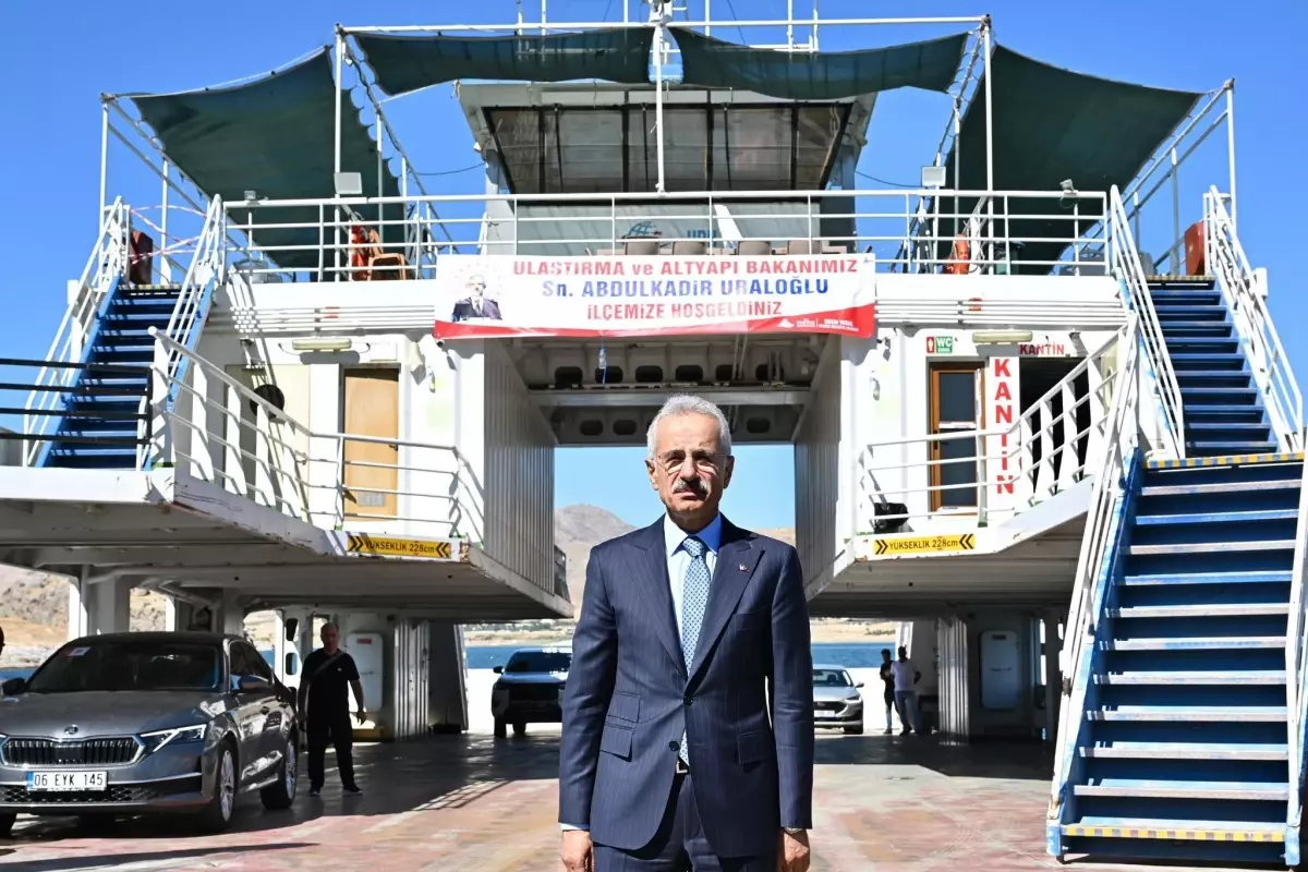 Bakan Uraloğlu Tunceli'de Ziyaretlerde Bulundu