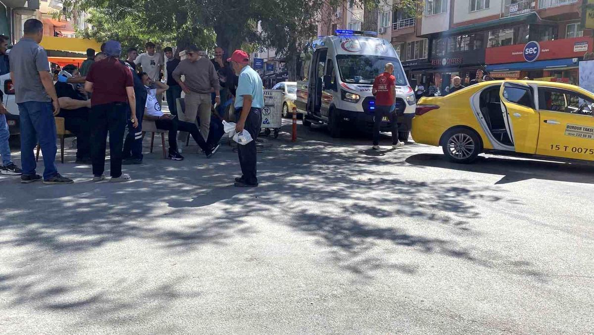 Burdur'da Trafik Kazası: 3 Yaralı