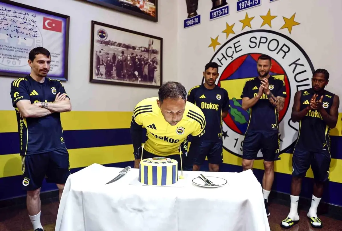 Fenerbahçe Teknik Direktörü Tedesco'nun Doğum Günü Kutlandı