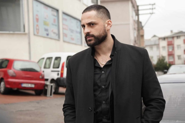 Ekin Mert Daymaz, genç sevgilisiyle banyoda aşkını ilan etti