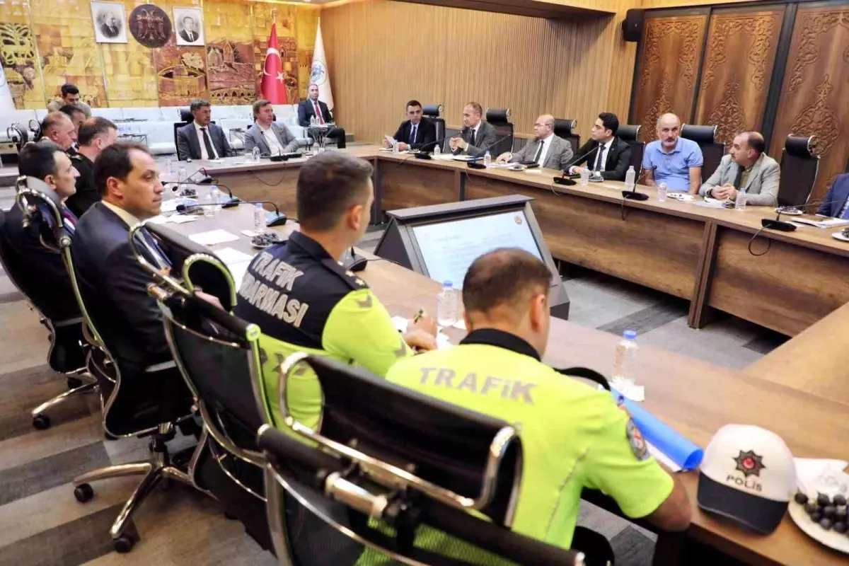 Erzincan'da Hız Sınırları İçin Toplantı Düzenlendi