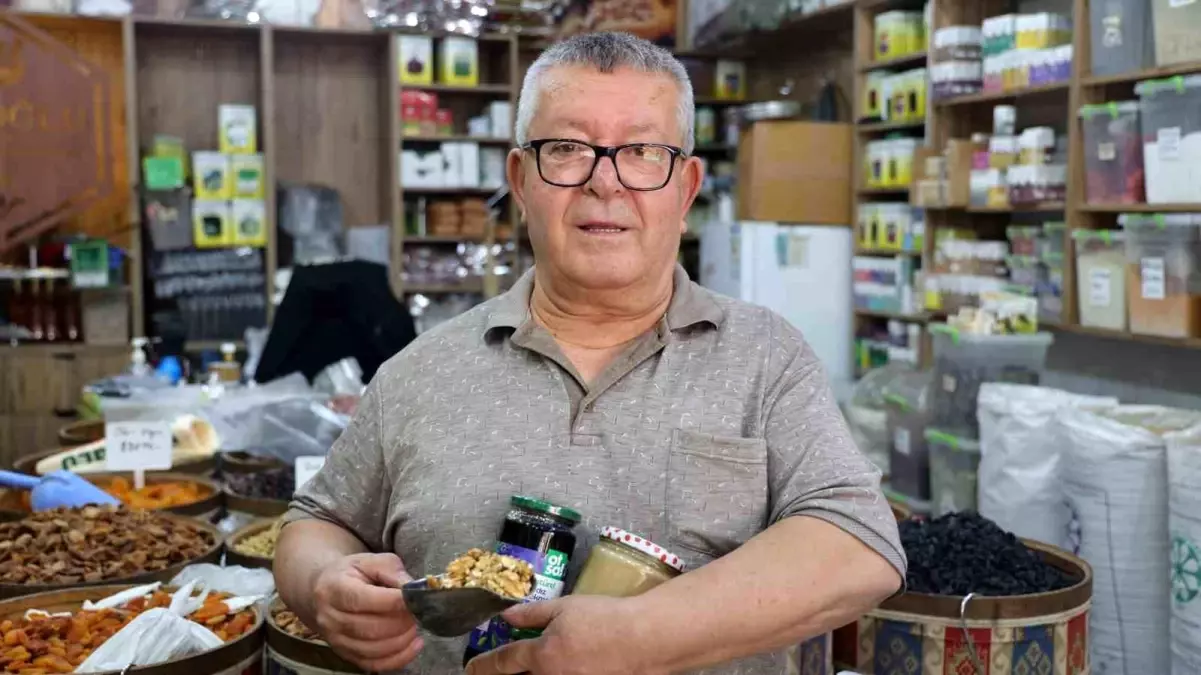 Kırşehir'de Soğuk Havalar Aktarlara İlgi Artırdı