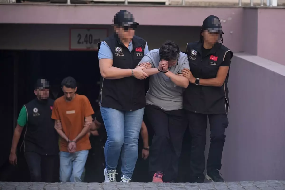 İzmir'deki karakol saldırısında saldırgan ile anne ve babası dahil 9 kişiye tutuklama talebi