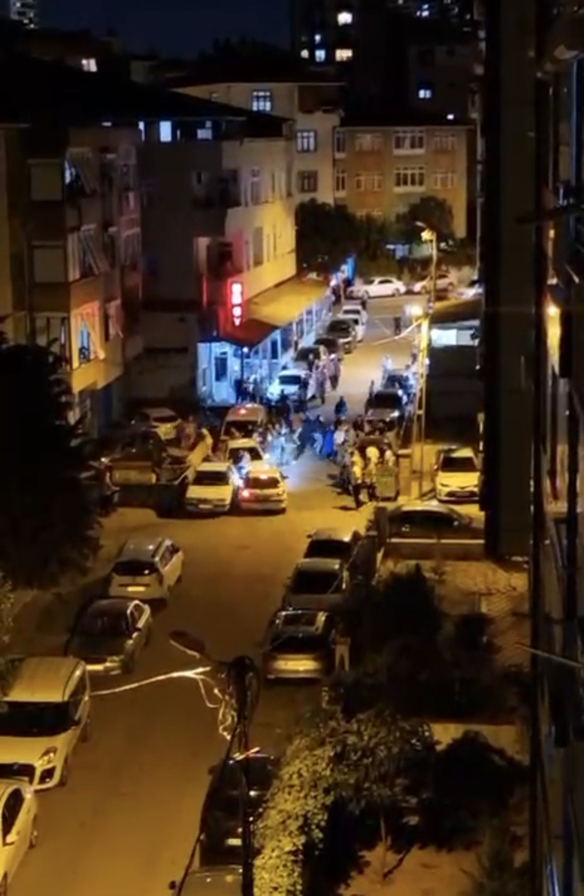 Düğünde Alkollü Sürücü Kalabalığa Daldı: İki Yaralı