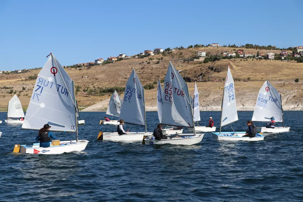 Yamula Barajı'nda Optimist Yelken Yarışları Başladı