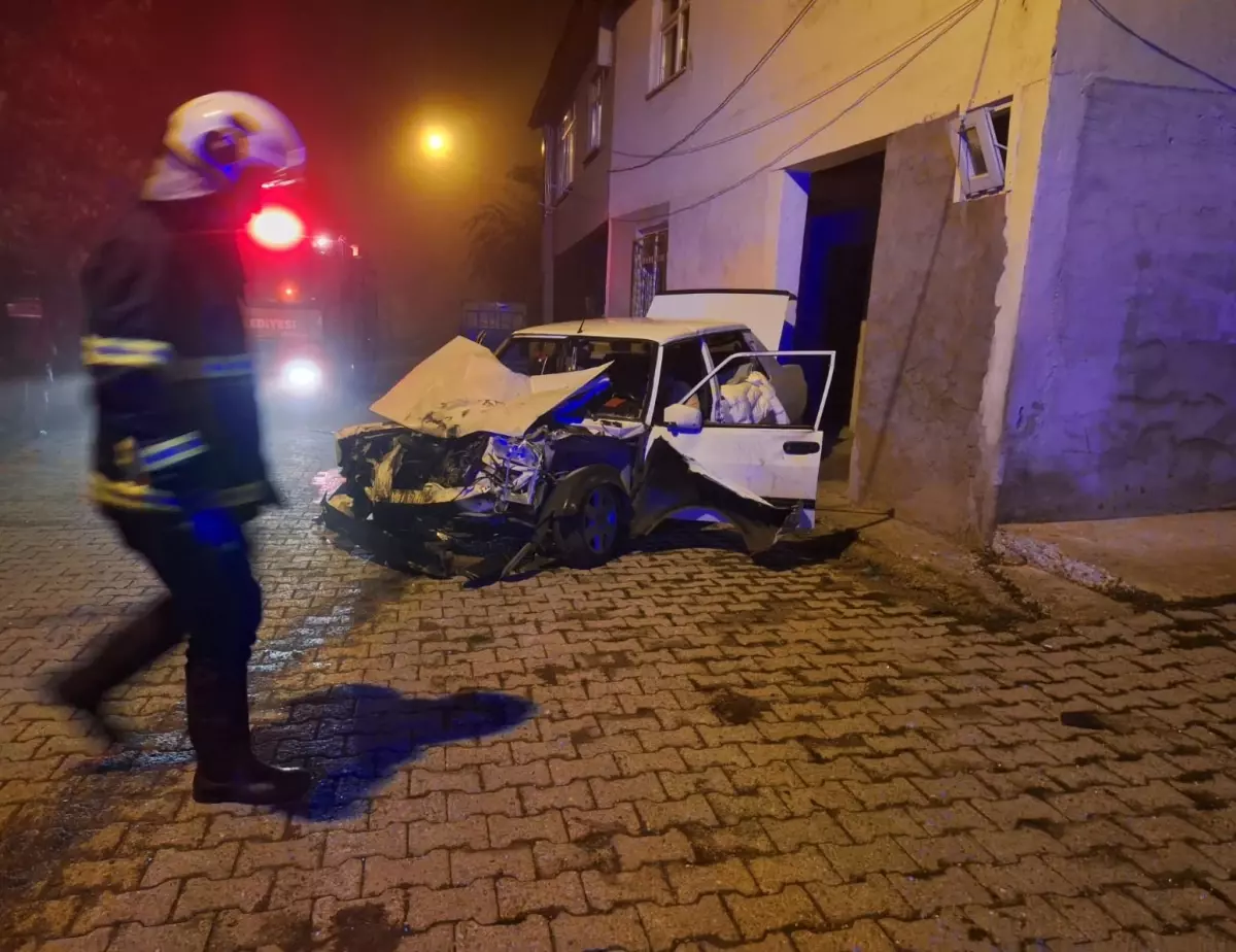 Tokat'ta trafik kazası: Genç sürücü hayatını kaybetti, ağabeyi ağır yaralı