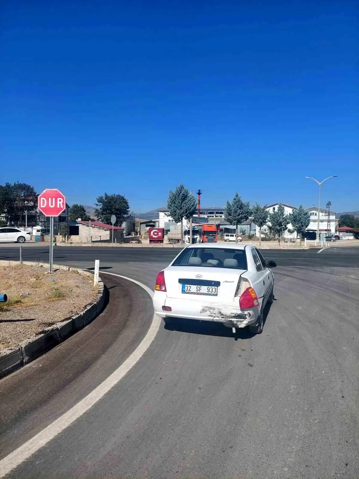 Isparta'da Otomobil Kazasında 3 Yaşındaki Çocuk Yaralandı