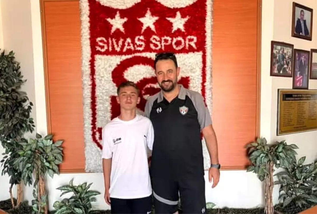 Tavşanlı İdmanyurdu'nun Genç Yıldızı Hasan Tunç, Sivasspor'a Transfer Oldu
