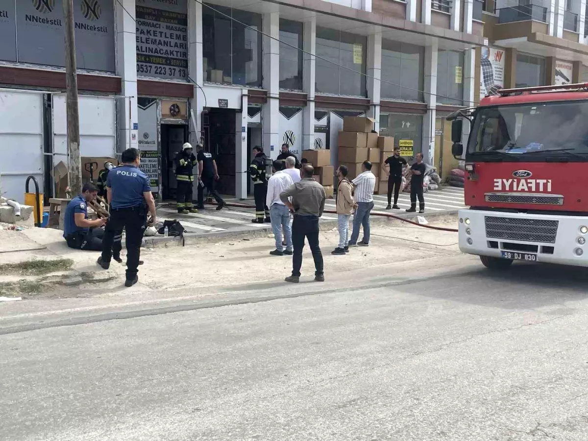 Tekirdağ'da Tekstil Atölyesinde Yangın Çıktı, İtfaiye Müdahale Etti