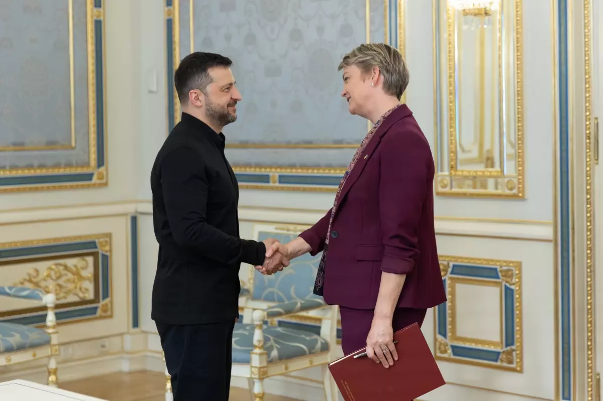 Zelenskiy, İngiltere Dışişleri Bakanı Cooper ile Kritik Görüşme Gerçekleştirdi