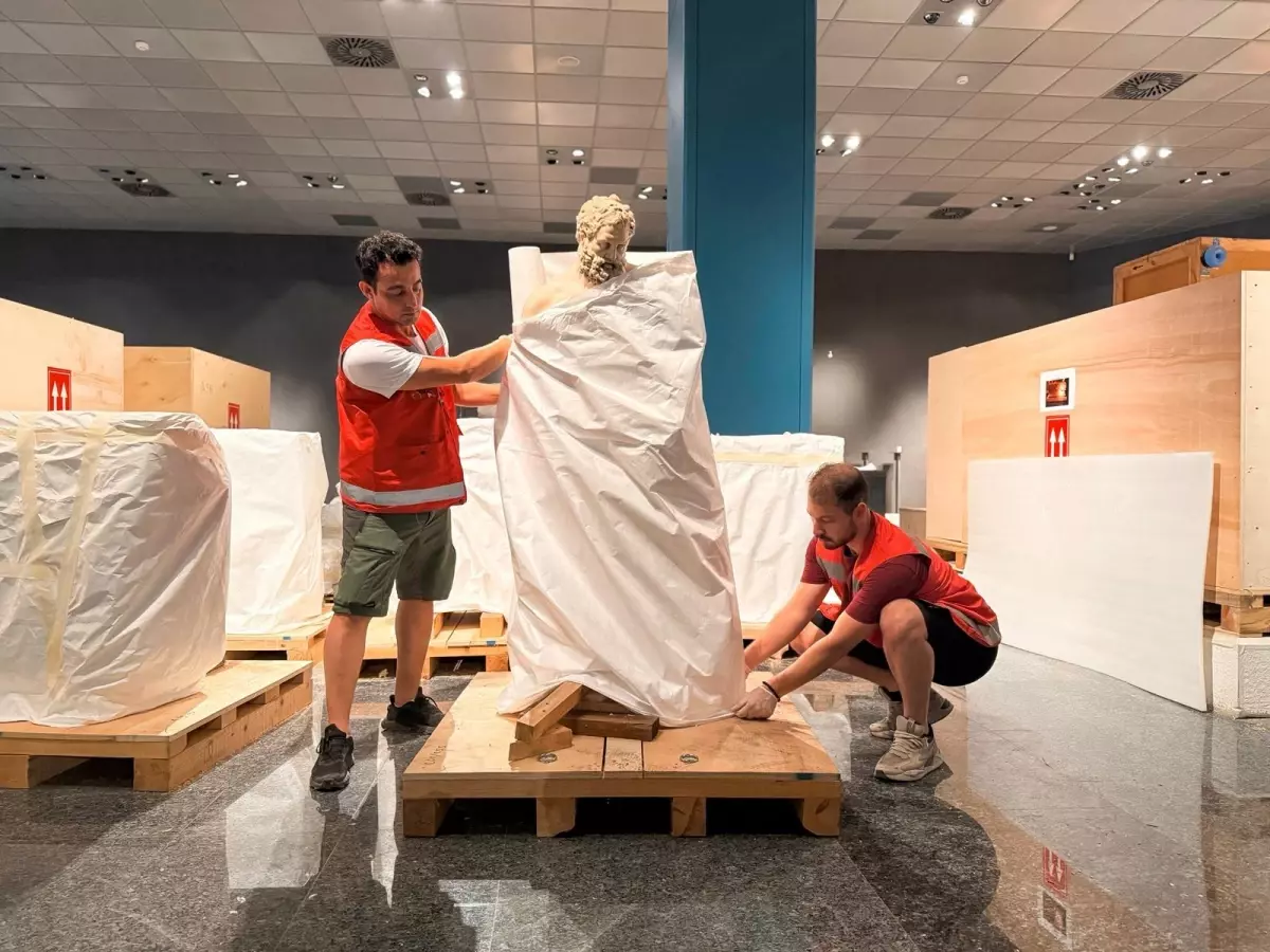Antalya Arkeoloji Müzesi'ndeki Eserler Taşındı