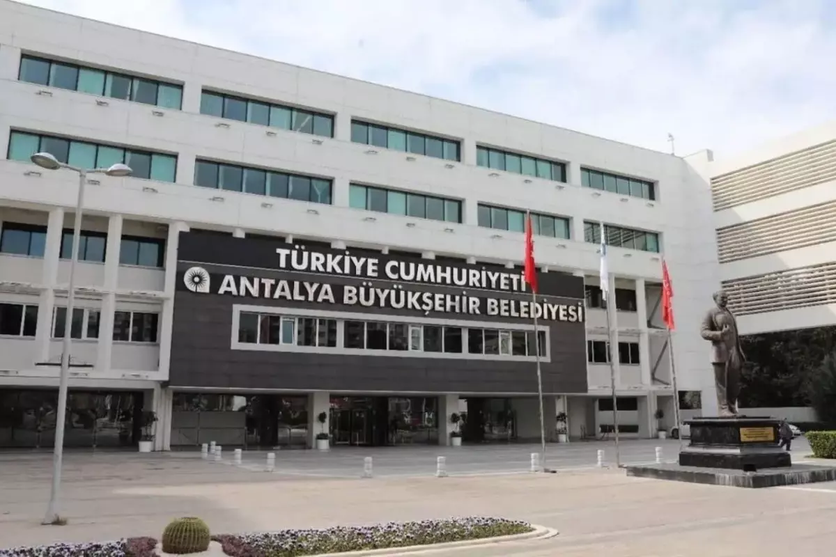 Antalya Büyükşehir Belediyesi'nde rüşvet soruşturması! 5 kişi tutuklandı