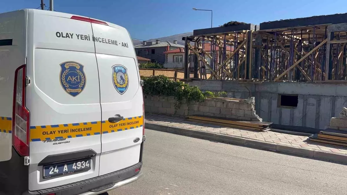 Erzincan'da İnşaatta Düşen İşçi Ağır Yaralandı