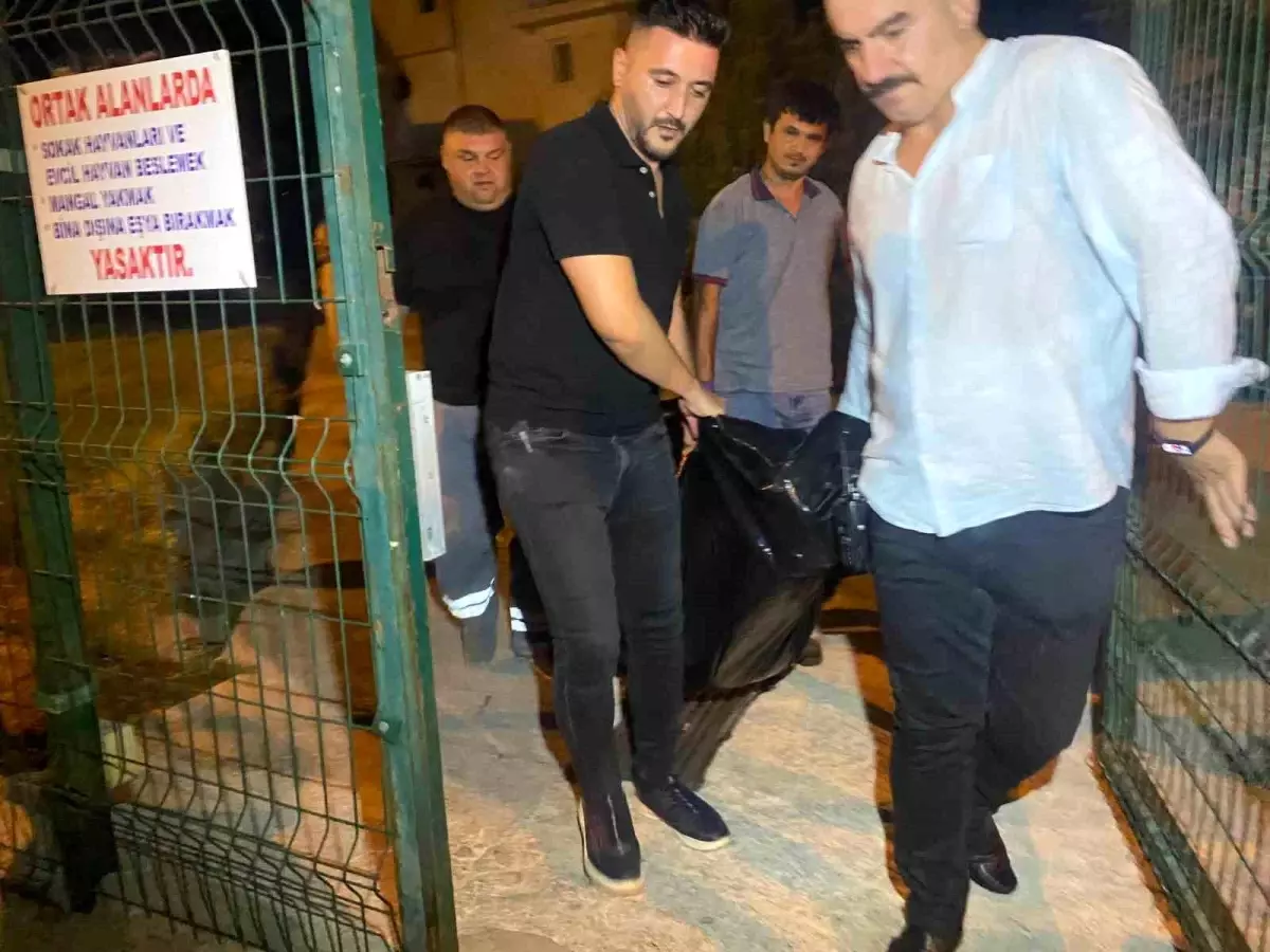 Antalya'da Eski Eşi Tarafından Boğularak Öldürülen Kadın Defnedildi