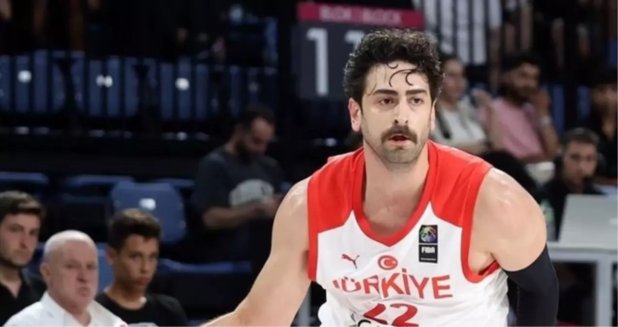 Furkan Korkmaz kimdir, kaç yaşında, boyu kaç, sevgilisi kim? Furkan Korkmaz hangi takımda oynuyor?