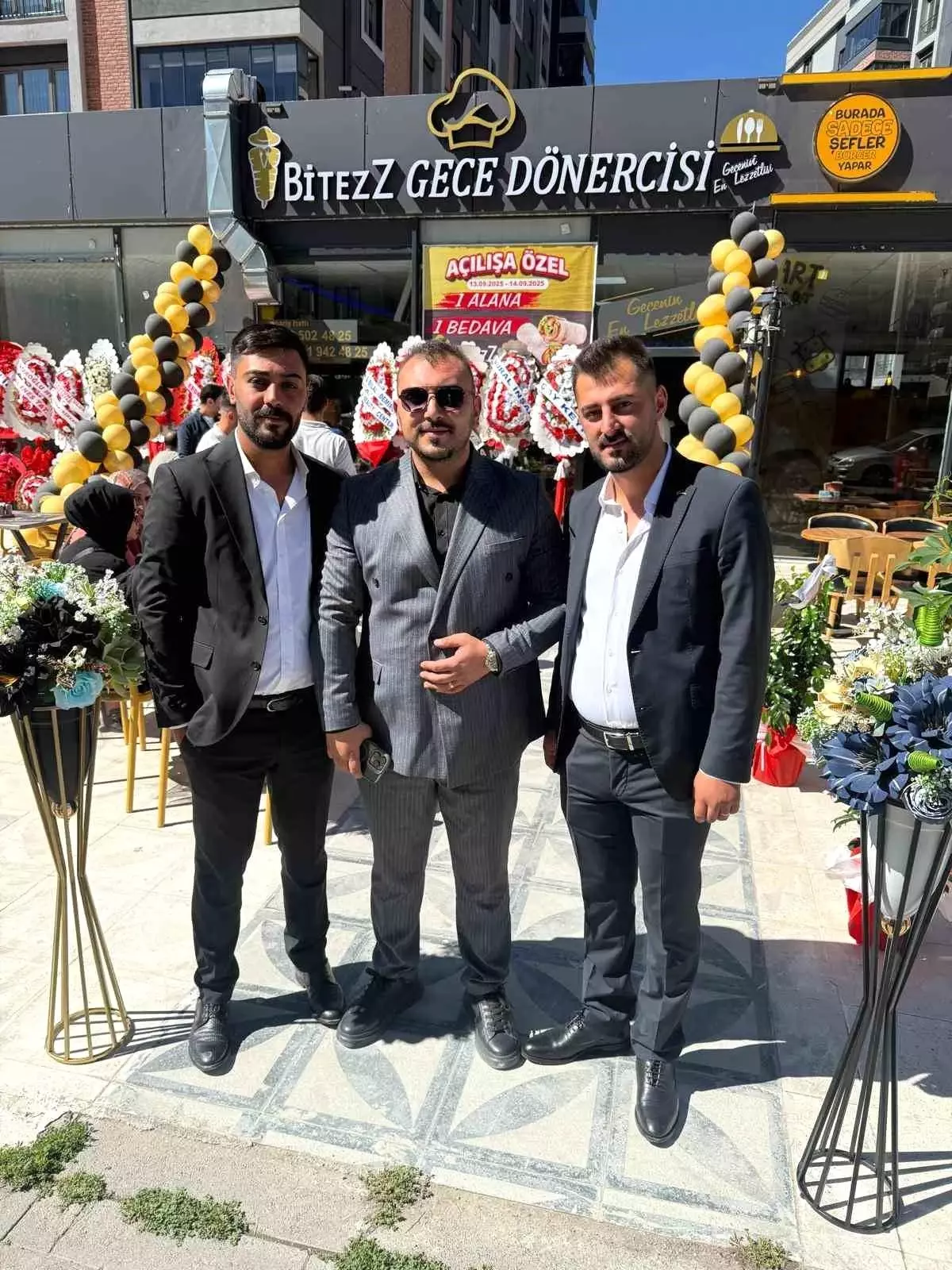 Erzurum'da Genç Girişimcilerin Gece Dönercisi Açıldı