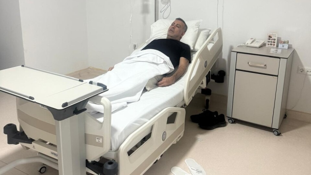 Haluk Levent fell ill after the concert and was rushed to the hospital