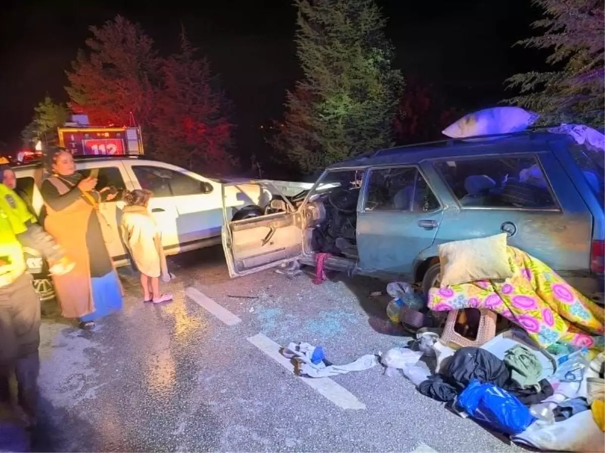 Karabük'te Kafa Kafaya Çarpışma: 6 Yaralı