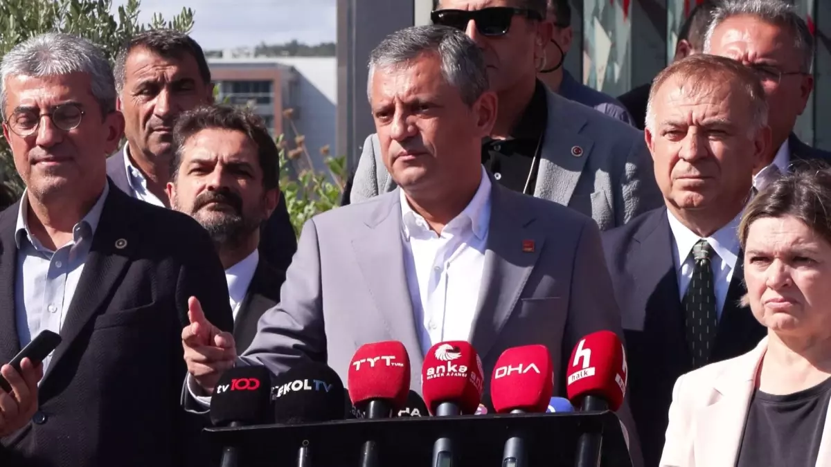 Özgür Özel, MYK toplantısı öncesi açıklamalarda bulundu