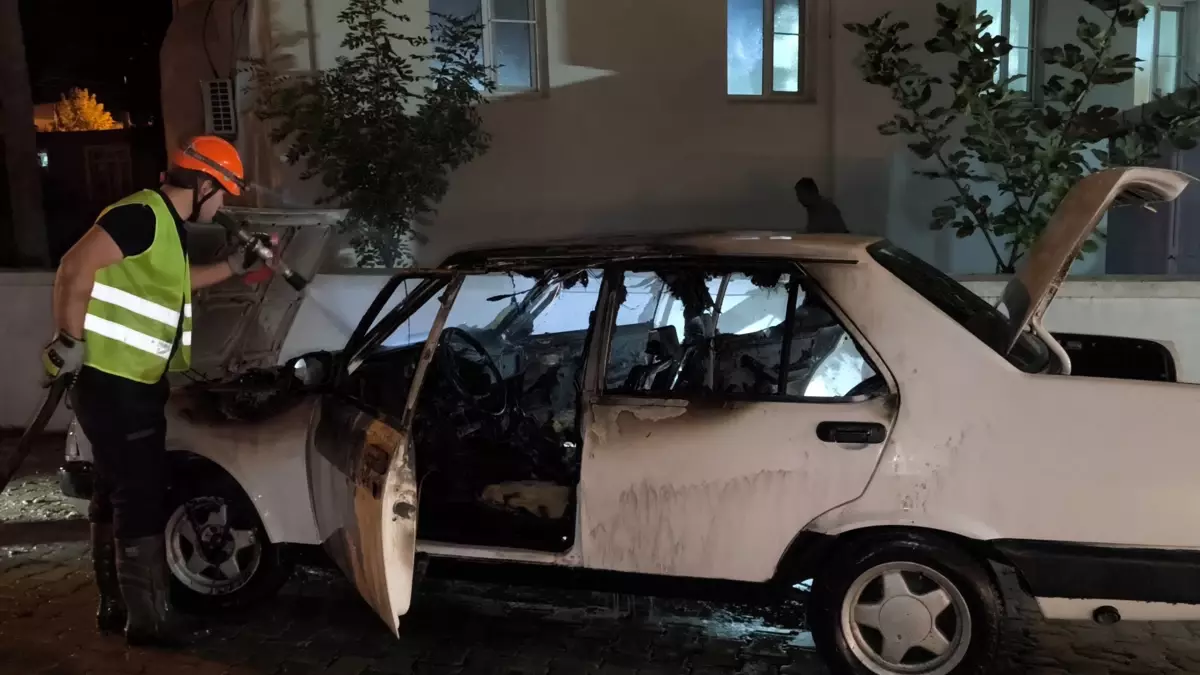 Edirne'de Park Halindeki Otomobil Yangın Çıkardı