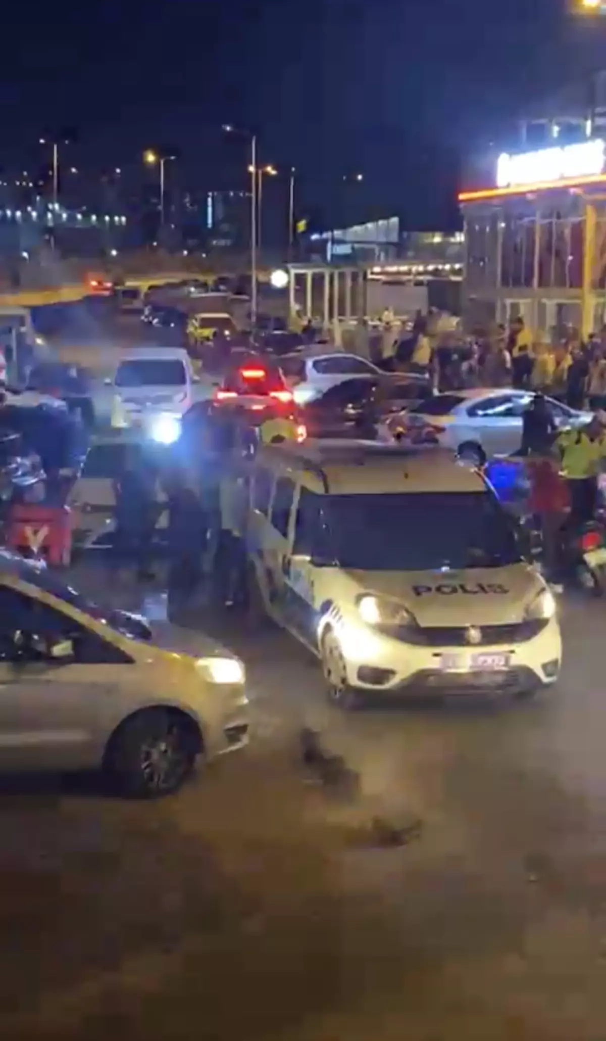Karabük'te Polise Mukavemet Gösteren 3 Kişi Tutuklandı