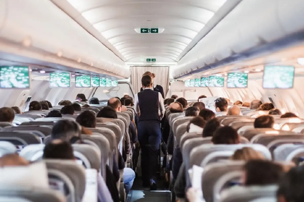 Sarhoş kadın pilot yolculara cehennemi yaşattı