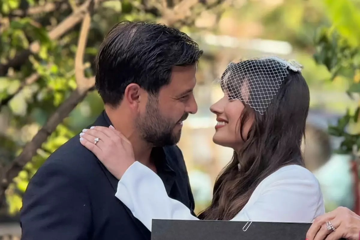 Sevda Erginci ve Efe Saydut İzmir'de 'mutluluğa evet' dedi