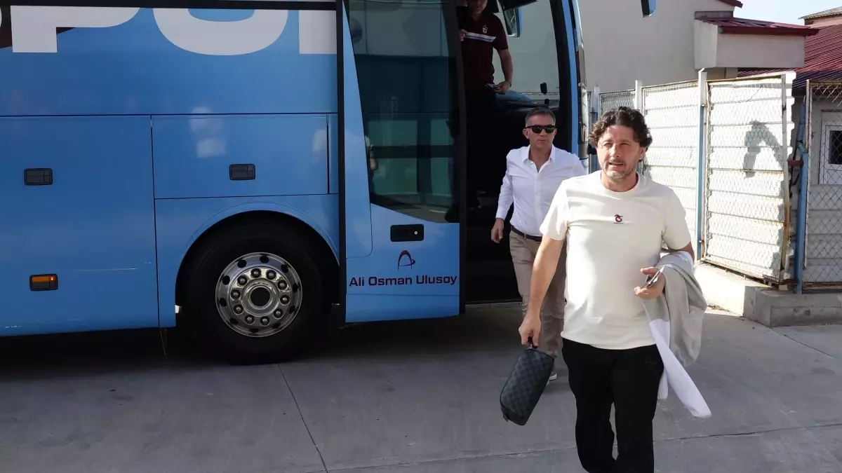 Trabzonspor, Fenerbahçe Maçı İçin İstanbul'a Gitti