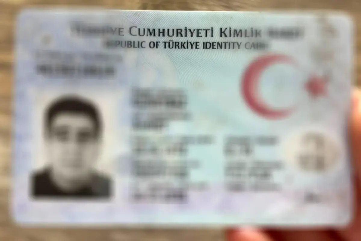 Babaannesi annesi, dedesi babası görünüyordu! DNA testiyle gerçek kimliğine kavuştu