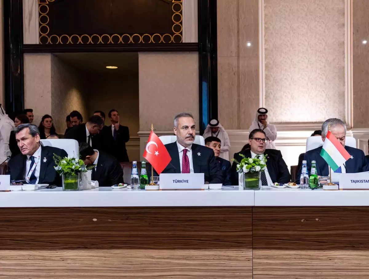 Dışişleri Bakanı Hakan Fidan, Doha'da İslam İşbirliği Teşkilatı-Arap Ligi Zirvesi'ne Katıldı