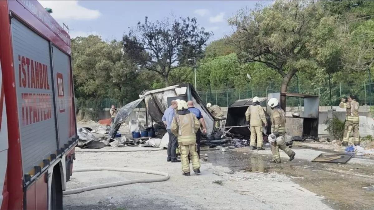 Bakırköy'de Çay Ocağında Yangın Panik Yarattı
