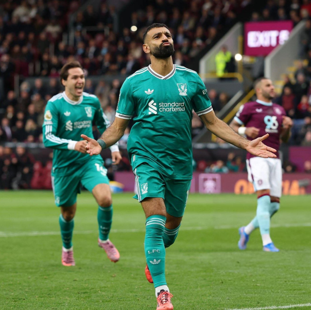 Breathtaking Last Minute Goal in Burnley-Liverpool Match