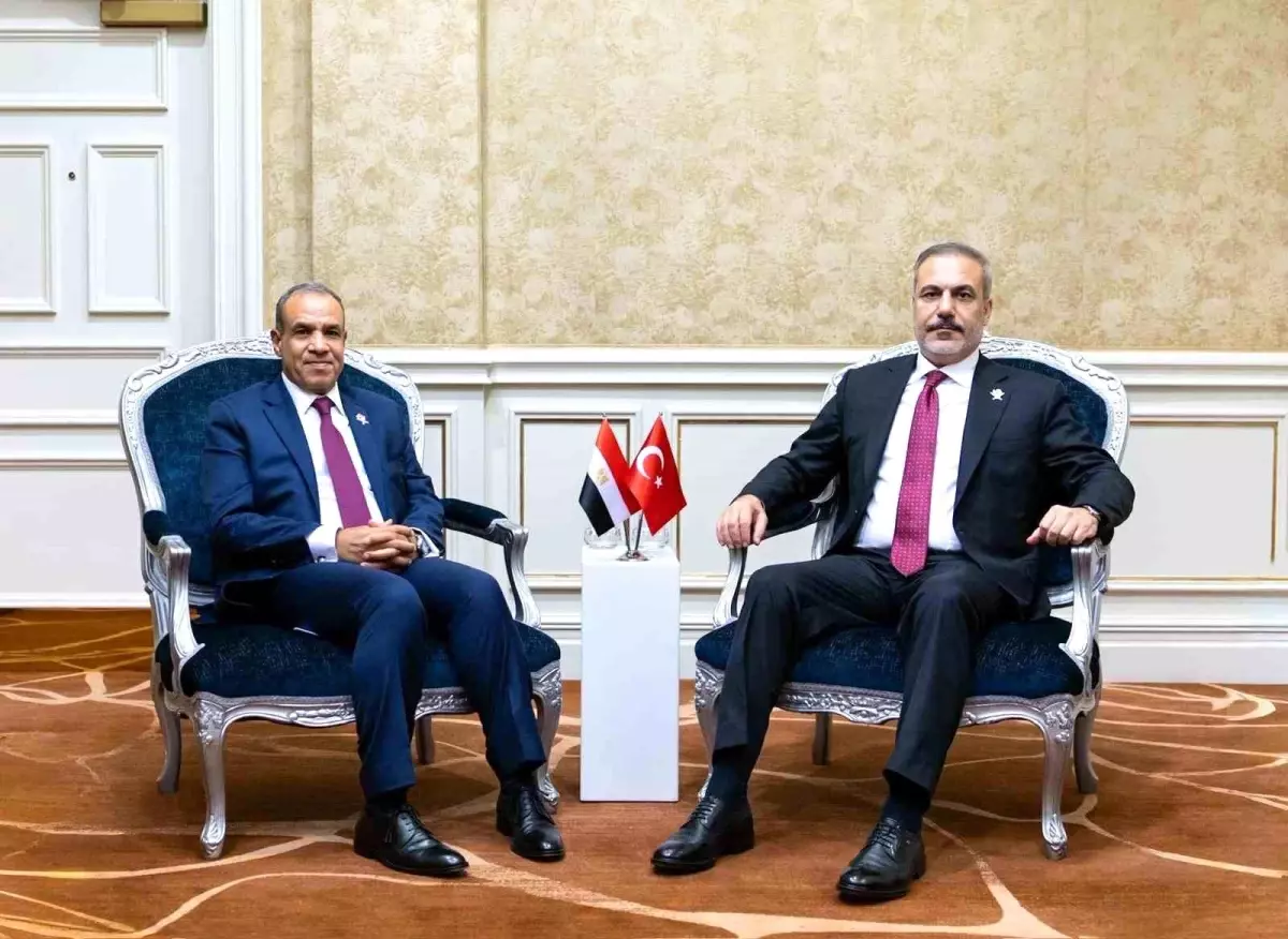 Dışişleri Bakanı Hakan Fidan, Mısır mevkidaşı ile görüşme gerçekleştirdi
