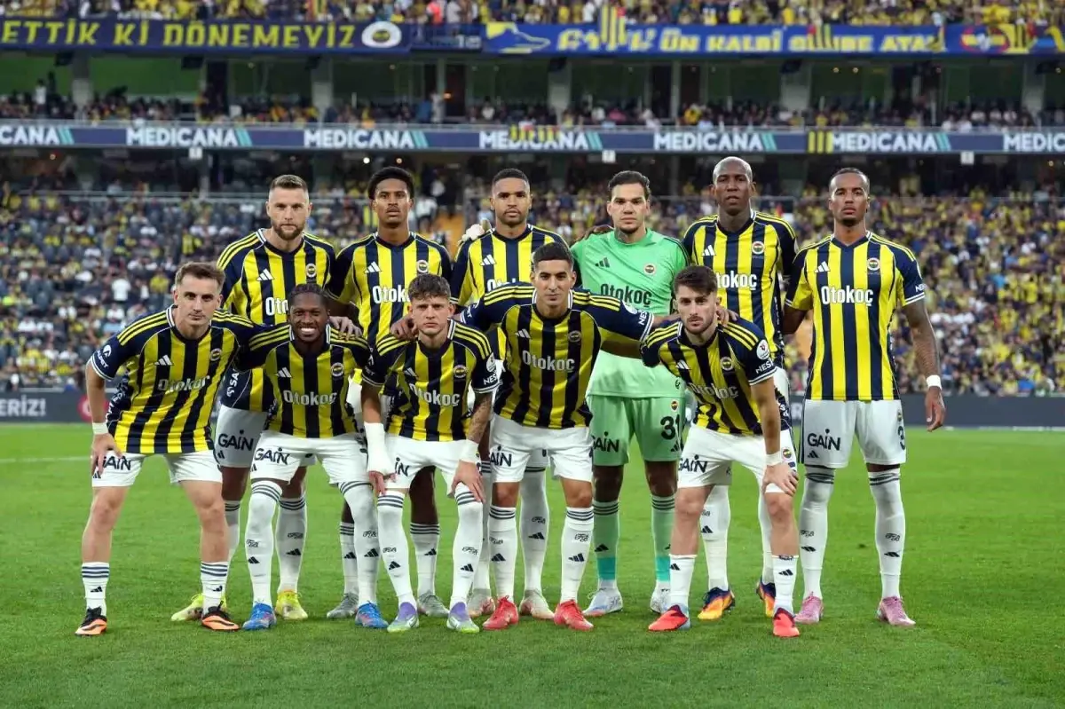 Fenerbahçe, Travzonspor ile Yeni Teknik Direktör Tedesco Yönetiminde Oynadı