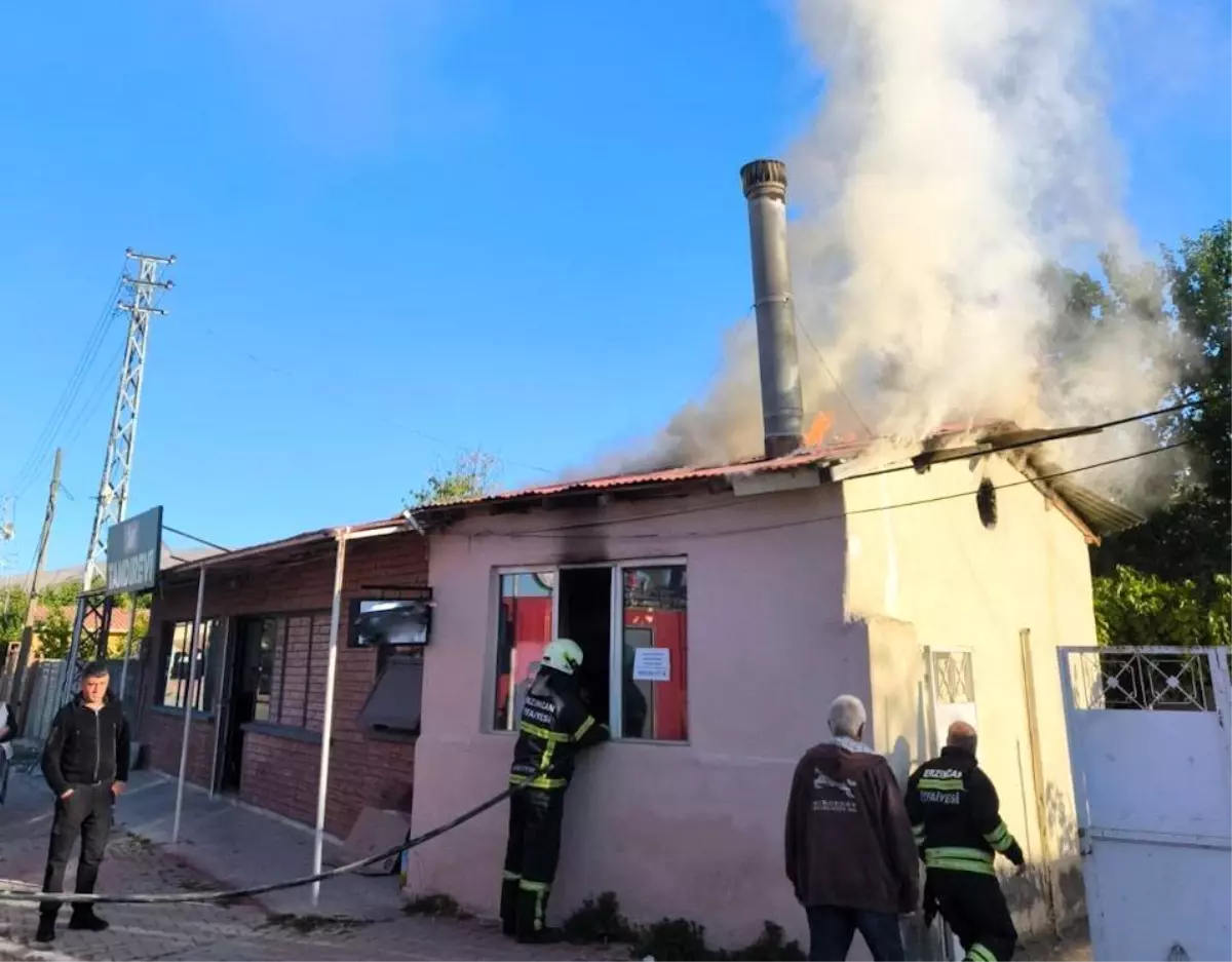 Erzincan'da Tandır Evinde Yangın: İtfaiye Müdahelesiyle Söndürüldü